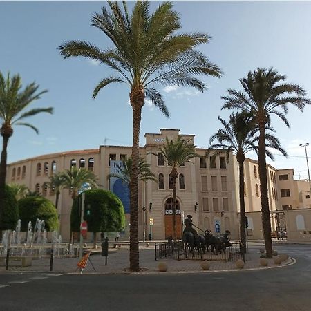 Estudio B Cerca De La Plaza De Toros Alicante Buitenkant foto