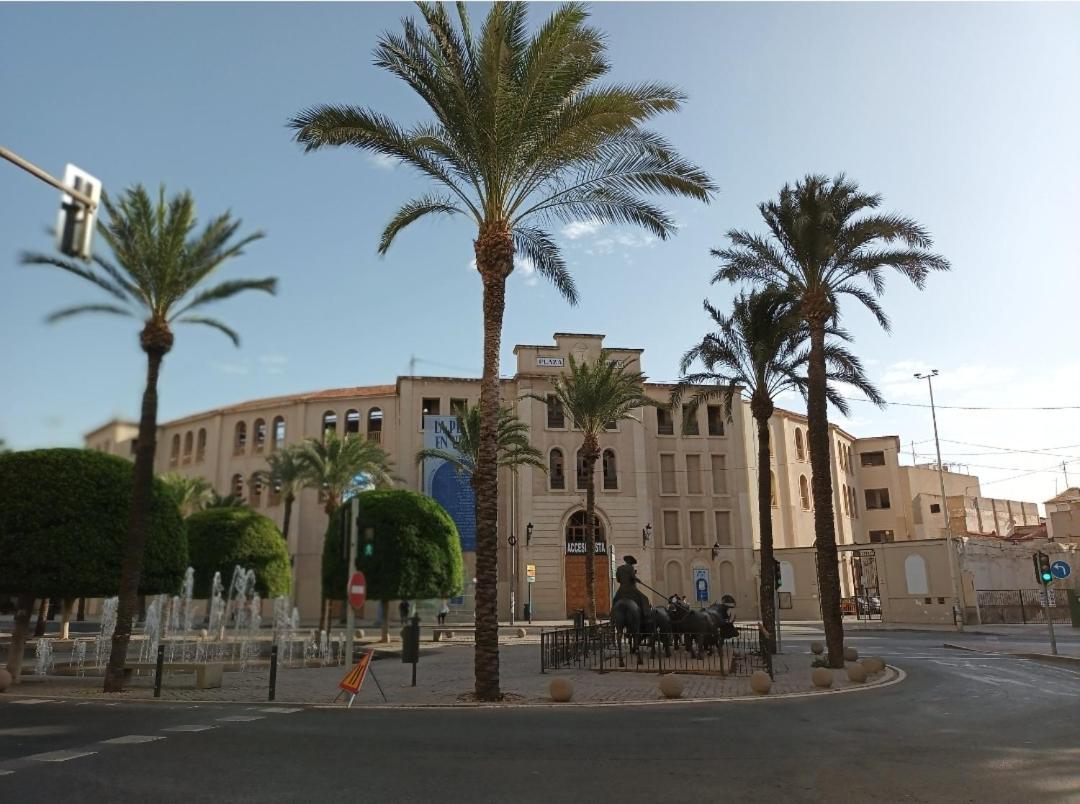 Estudio B Cerca De La Plaza De Toros Alicante Buitenkant foto