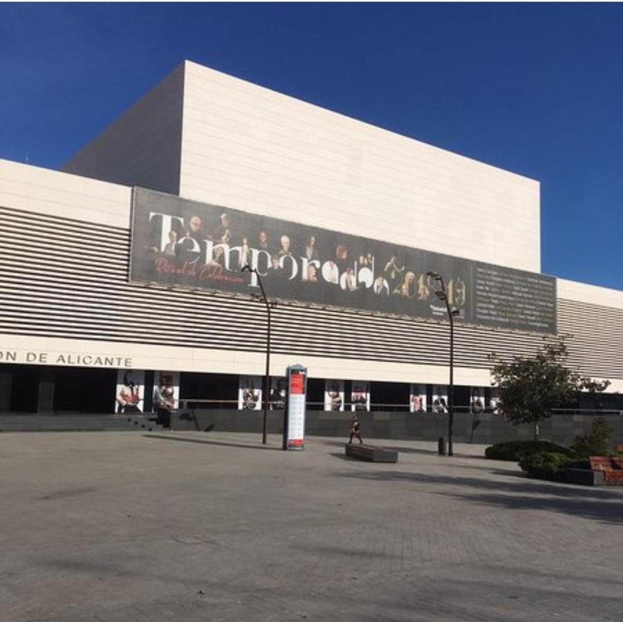 Estudio B Cerca De La Plaza De Toros Alicante Buitenkant foto